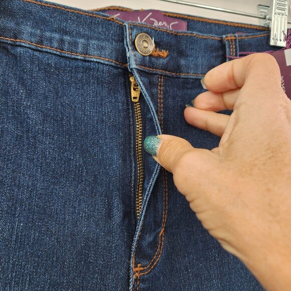 GLORIA VANDERBILT Amanda High Rise Mom Dark Wash Blue Jeans 14P NWT - Picture 4 of 10